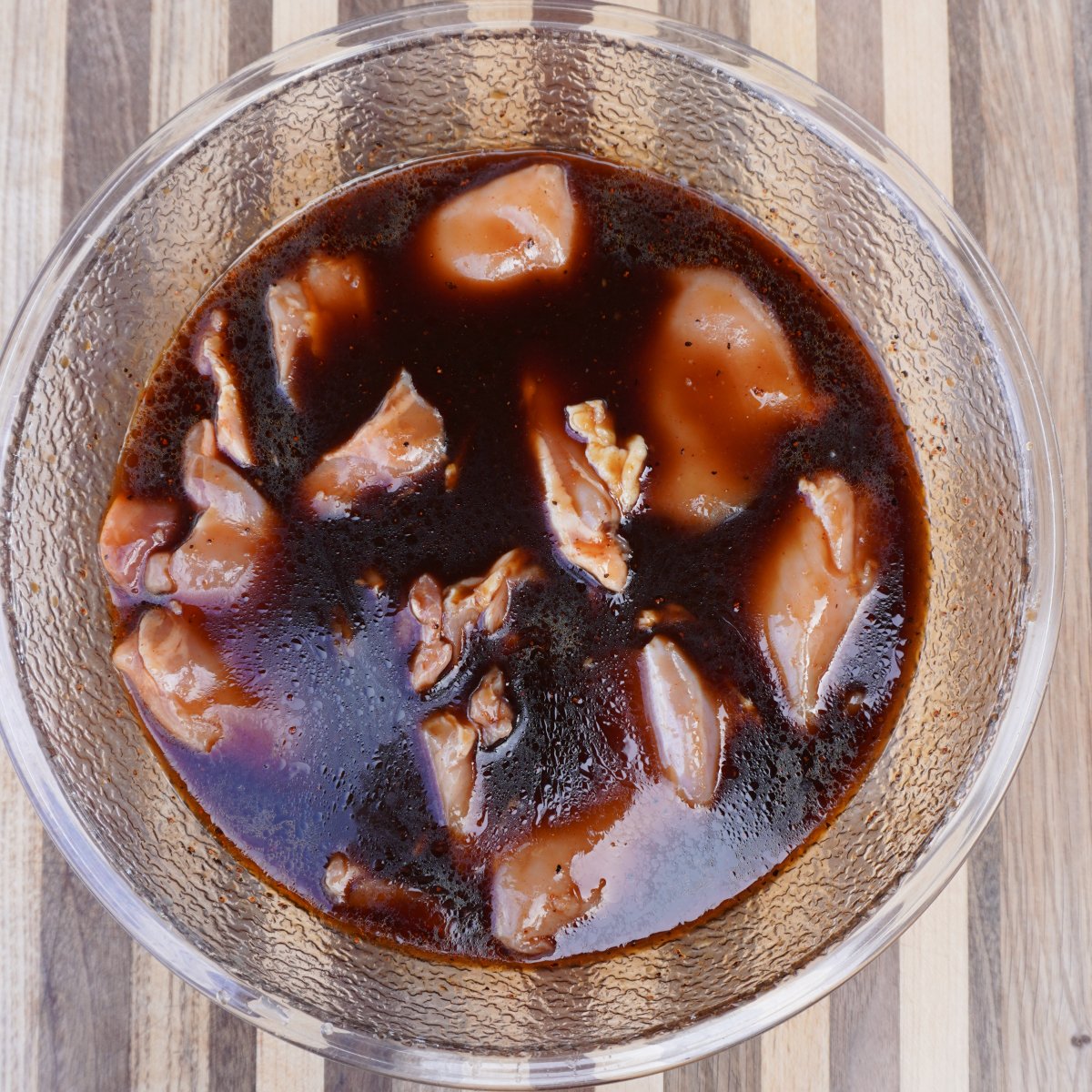 chicken in marinade. 