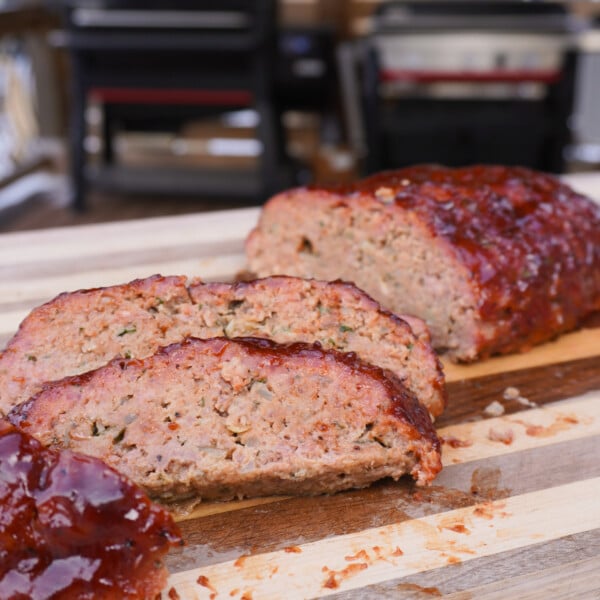Easy smoked meatloaf sliced.